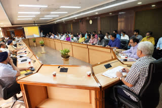 Kailash Gahlot held meeting on road safety