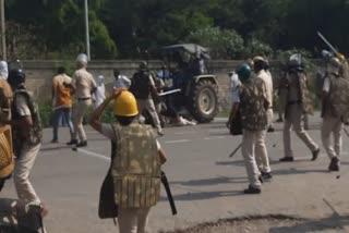 Police Protesters clash in Khedar