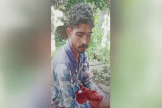 tribal youth suspected shot dead while hunting in Idukki  tribal youth suspected to have been shot dead in while hunting in Idukki  ആദിവാസി യുവാവ് വെടിയേറ്റ് മരിച്ചതായി സംശയം  ആദിവാസി യുവാവിന്‍റെ മൃതദേഹം സുഹൃത്തുക്കൾ കുഴിച്ചിട്ടതായി പൊലീസ്  tribal man death  tribal youth shot to death by hunters  ആദിവാസി യുവാവ് വെടിയേറ്റ് മരിച്ചു  നായാട്ടിനിടെ മഹേന്ദ്രൻ വെടിയേറ്റ വാര്ത്ത