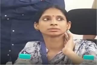 EAF MUTE GEETA THANKS GRP POLICE IN BHOPAL