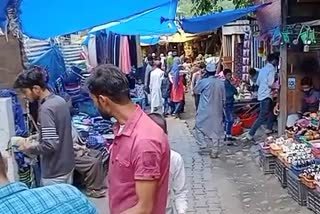 Eid Rush in Banihal markets: عید کے پیش نظر بانہال کے بازاروں میں چہل پہل