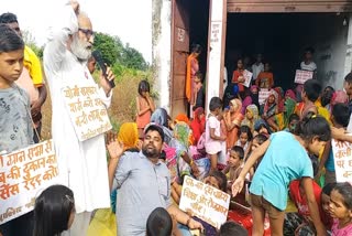 protest-against-the-bar-in-barabanki