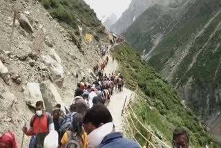 Hundreds of pilgrims from Baltal moved to mangam base camp