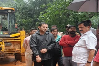 Araga Jnanendra visited hill collapsed area of Agumbe ghat