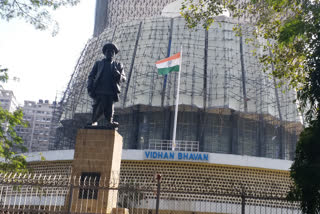 ಶಿವಸೇನೆಯ ನಿಜವಾದ ಶಾಸಕ ಯಾರು ಎಂದು ಪ್ರಶ್ನೆ