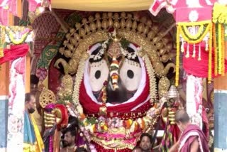 Suna Besha: ସୁନାରେ ଝଲସୁଛନ୍ତି ମହାବାହୁ, ଦର୍ଶନ କରନ୍ତୁ ପ୍ରଭୁଙ୍କ ଦିବ୍ୟ ପାଦ ପୟର