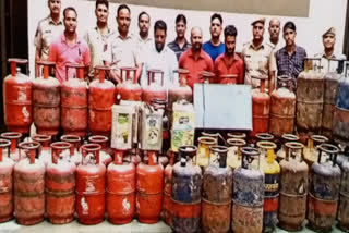 Gas cylinder thief arrested in Jaipur along with two buyers