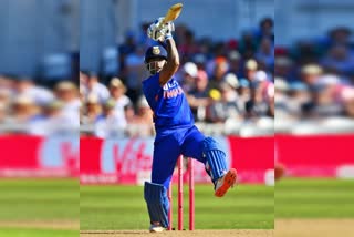 Twitter Celebrates As Suryakumar Yadav Hits T20I Ton  IND vs ENG T20I match  England won the match against India  Suryakumar Yadav batting news  Tweet on Suryakumar Yadav batting  ಟ್ವಿಟ್ಟರ್​ನಲ್ಲಿ ಸೂರ್ಯಕುಮಾರ್​ ಯಾದವ್​ ಬ್ಯಾಟಿಂಗ್​ ಸಂಭ್ರಮ  ಭಾರತ ಮತ್ತು ಇಂಗ್ಲೆಂಡ್​ ನಡುವೆ ಟಿ20 ಪಂದ್ಯ  ಭಾರತದ ವಿರುದ್ಧ ಇಂಗ್ಲೆಂಡ್​ಗೆ ಜಯ  ಸೂರ್ಯಕುಮಾರ್​ ಯಾದವ್​ ಬ್ಯಾಟಿಂಗ್​ ಸುದ್ದಿ  ಟ್ವಿಟ್ಟರ್​ನಲ್ಲಿ ಸೂರ್ಯಕುಮಾರ್​ ಯಾದವ್ ಬ್ಯಾಟಿಂಗ್​ ಚರ್ಚೆ