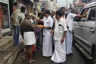 ஈபிஎஸ்சை கொண்டாடிய ஓபிஎஸ் மாவட்ட அதிமுக தொண்டர்கள்!