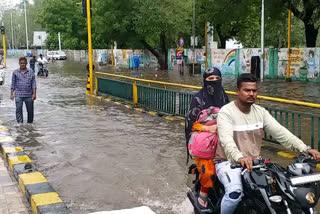 Maha: Heavy Nashik rains submerge river bed temples; residents keep eye on water level around Dutondya Maruti idol