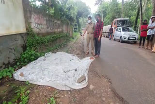 young man stabbed to death in Balaramapuram  youth stabbed to death in thiruvananthapuram  യുവാവിനെ കുത്തിക്കൊന്നു  ബാലരാമപുരത്ത് ബൈക്ക് യാത്രികനായ യുവാവിനെ കുത്തിക്കൊന്നു  തിരുവനന്തപുരം കൊലപാതകം