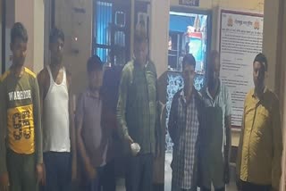 पुलिस ने पब्लिक प्लेस पर जुआ खेलते हुए 7 जुआरियों को किया गिरफ्तार