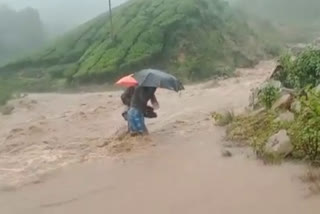 pettimudi rain latest  heavy rain continues in pettimudi  idukki rain latest  പെട്ടിമുടി കനത്ത മഴ തുടരുന്നു  പെട്ടിമുടി ഉരുള്‍പൊട്ടല്‍ ഭീഷണി  ഇടുക്കി മഴ പുതിയ വാര്‍ത്ത