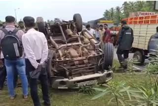 ಸಚಿವರ ಎಸ್ಕಾರ್ಟ್ ವಾಹನ ಪಲ್ಟಿ