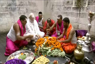 PM Narendra Modi worshiped at Baba Baidyanath Dham