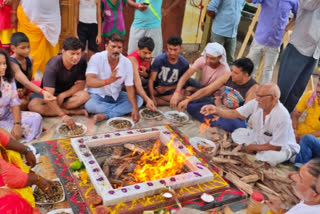 Kolkata: People from various communities join hands to renovate Shiva temple