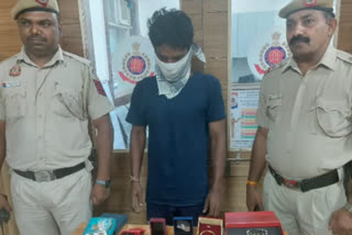 delhi police caught thief