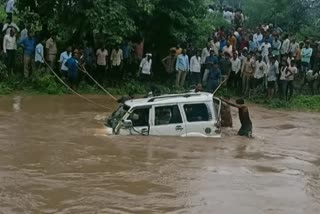 Scorpio Swept Away in Flood; Three died from Madhya Pradesh