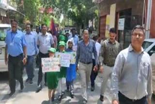 MCD took out awareness rally with school children