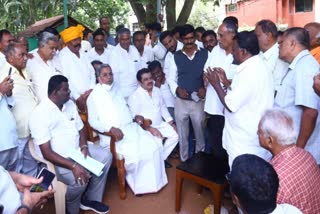 leaders-and-activists-urge-siddaramaiah-to-contest-election-from-kolar