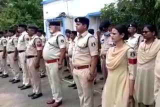 Policemen sing state song of chhattisgarh arpa pairi ke dhar