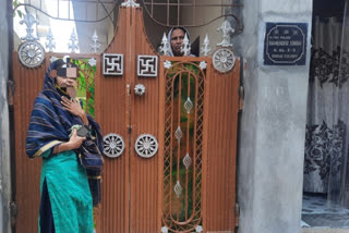 Married woman sitting on dharna overnight