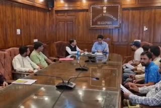 DC Bandipora Meets Pol parties’ Representatives : ڈی سی بانڈی پورہ کی سیاسی جماعتوں کے نمائندوں کے ساتھ میٹنگ