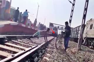 youth stunt on railway track in Lakhisarai