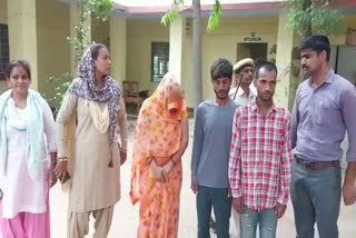 Woman robbed 25 lakhs in her own house in dausa