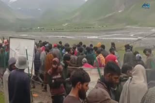 horse-rider-dies-after-falling-from-horse-in-amarnath