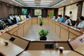 Social Welfare Minister Rajendra Pal Gautam took meeting of senior officers