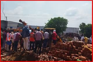 Delhi Warehouse Collapsed