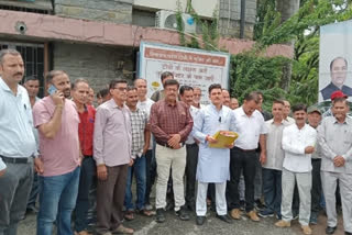 Families affected by Dhaulasidh power project meets dc hamirpur