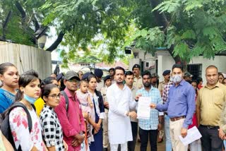 Nurses in Raipur demanded from the Health Minister