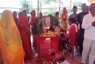 farmers 12 hours of Akhand Kirtan for good rain In Giridih