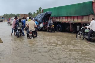 વેરાવળ કોડીનાર રાષ્ટ્રીય ધોરીમાર્ગ પર પાણી ભરાતા વાહન ચાલકોને પડી મુશ્કેલી