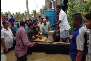 புதுச்சேரி ஏனாம் பகுதியில் தொடர் வெள்ளப் பெருக்கு- பள்ளி கல்லூரிகளுக்கு விடுமுறை!