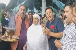 Warm welcome Hajj Pilgrims in Srinagar Airport