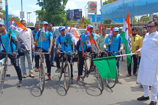 Five Workers Start Cycling from Raiganj to Attend TMC 21st July Rally in Esplanade