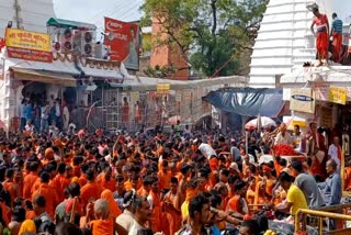 Devotees gathered for worship at Baba Dham in Deoghar