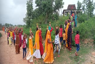 devotees worship in semi built temple of Pathaldiha village In Giridih