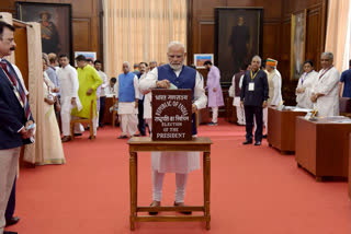 Prime Minister Narendra Modi Cast Vote for Presidential Election 2022