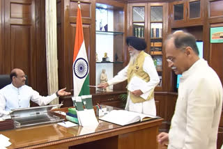 Simranjit Singh Mann takes oath as member of Lok Sabha