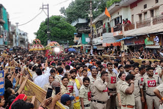 Both of streets stood waiting for Baba Mahakal