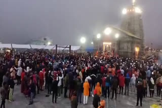 Crowd of devotees gathered in Kedarnath on the first Monday of Sawan