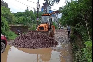 Unique protest for road in Korba