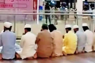 After Yogi's 'act tough' order, UP police arrests 4 who offered namaz at LuLu mall
