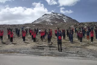 Haryana student yoga on Baralacha pea