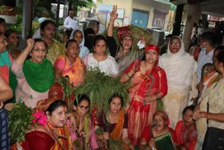 Mahila Congress protest