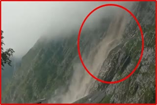 Scenes of landslides in Uttarakhand caught on camera.. Hemkund Yatra affected